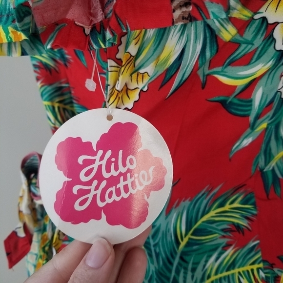 NWT Hilo Hattie Red Tropical Pineapple Print Hawaiian Wrap Dress Size M - Picture 13 of 14
